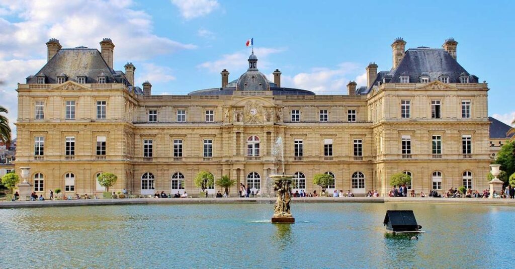 À quoi sert le Sénat- Jardin du Luxembourg- Paris