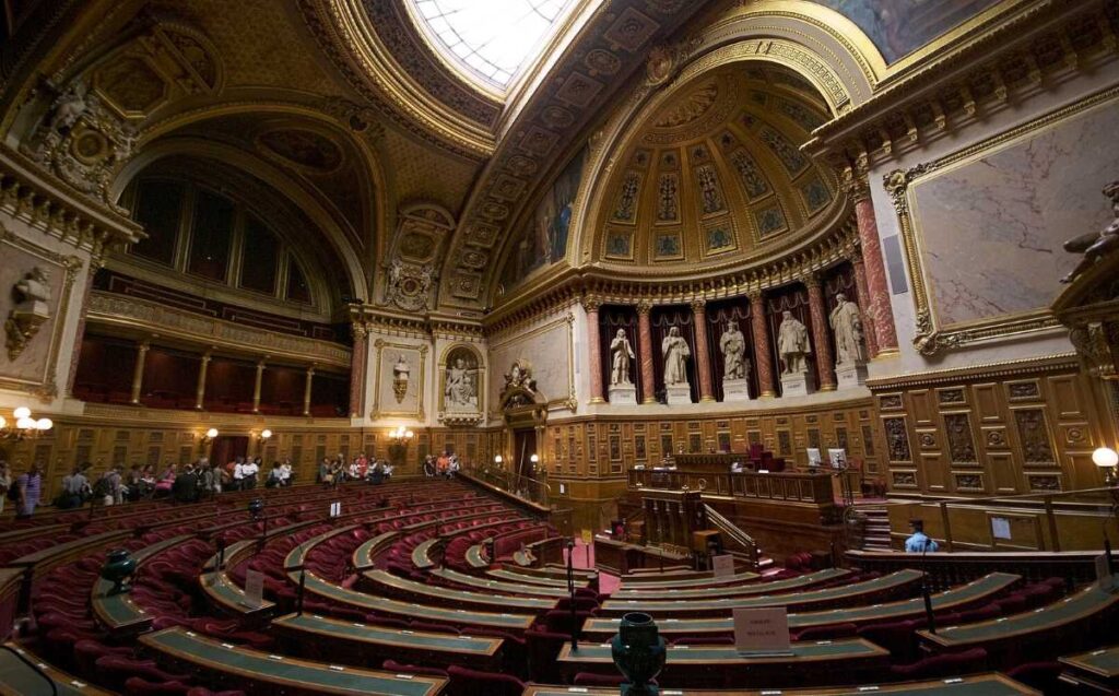 Comment sont élus les sénateurs-hémicycle du Sénat français