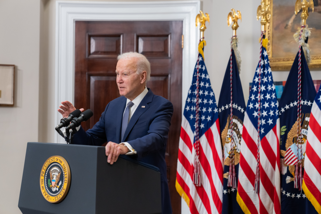 Suite à l'effondrement de la Silicon Valley Bank, Biden a insisté sur le fait que "les Américains peuvent avoir confiance dans la sécurité du système bancaire"