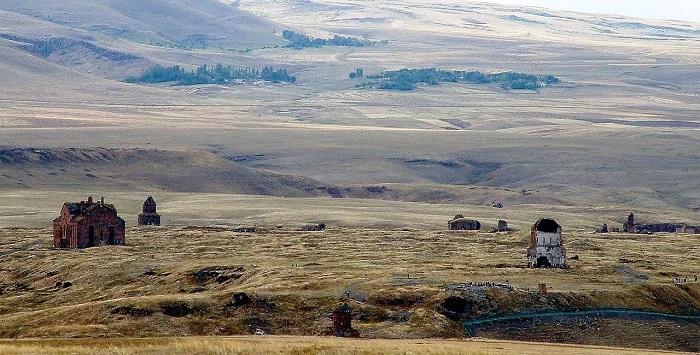 Cathédrale endommagée de Ghazanchetsots (Saint-Sauveur) à Shusha, près de Stepanakert, la capitale du Haut-Karabakh, le 8-10-20