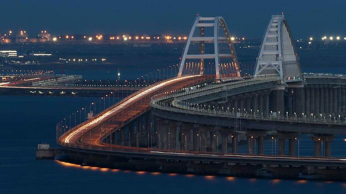 Une importante attaque nocturne par drone maritime sur un pont de Crimée a été déjouée, de même que plusieurs tentatives d'attentat.