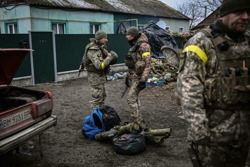 M. Zelensky a limogé tous les chefs des comités militaires régionaux de l'Ukraine et une vaste enquête sur la corruption a été ouverte.